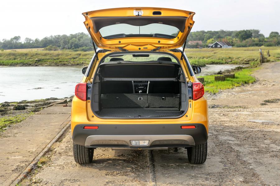  Suzuki Vitara SZ5 with Accessories 2019 года  (UK) (фото 4 из 27)